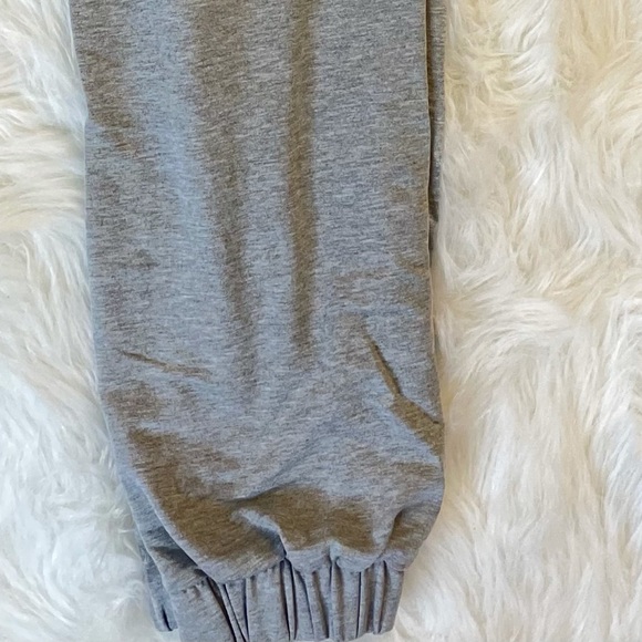 GREY FITTED PLUS SIZE CARGO JOGGER SWEATPANTS - Picture 9 of 11